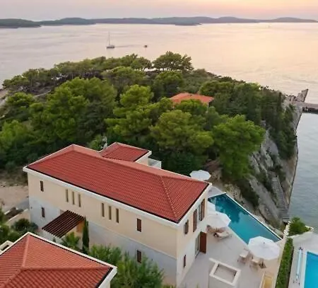 Lime * Hvar Town