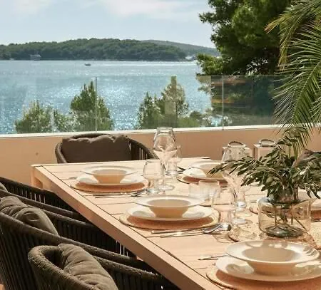 Lime * Hvar Town